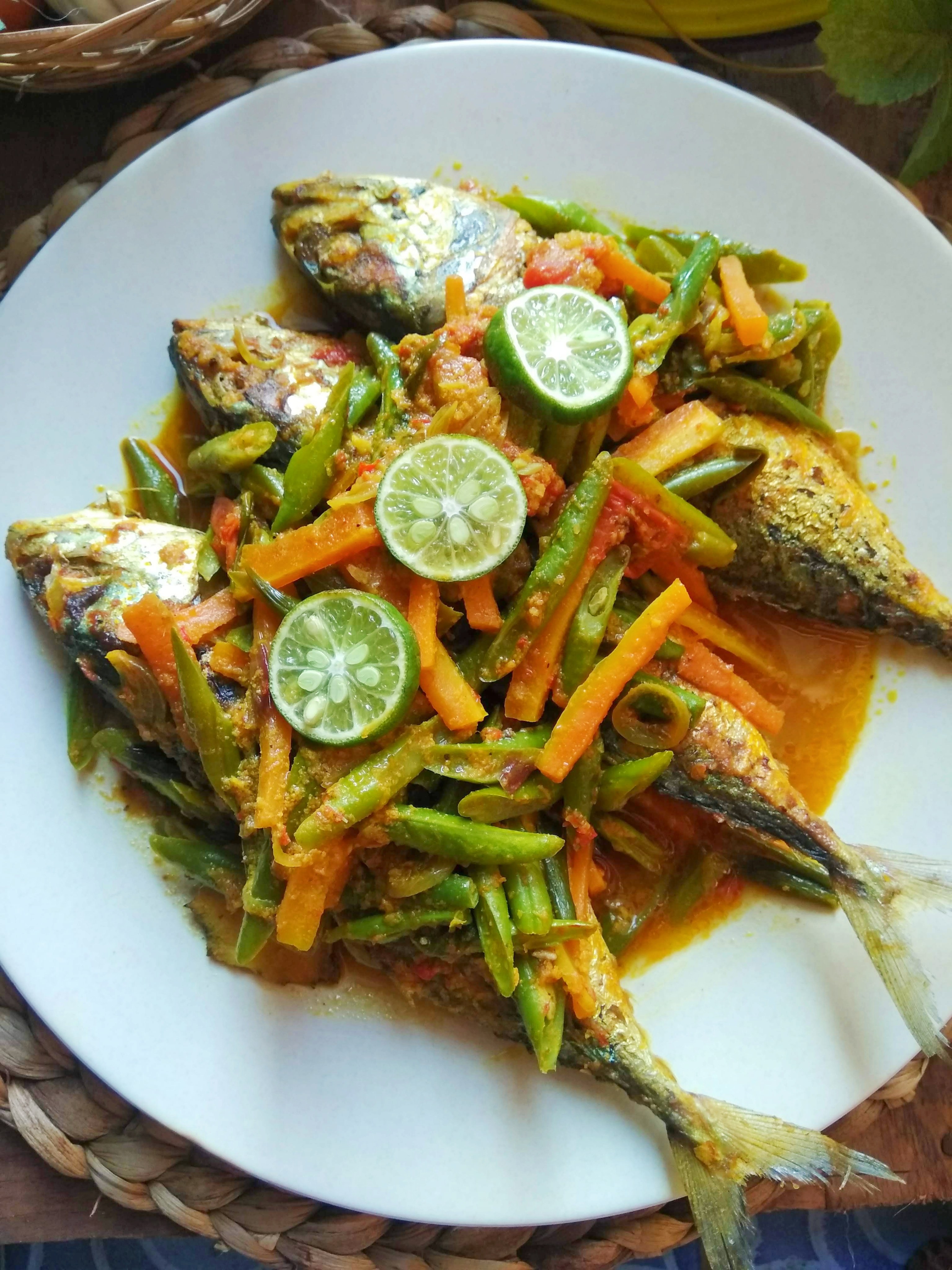 Resep Acar Ikan Kembung Sayur - Dapur Umami